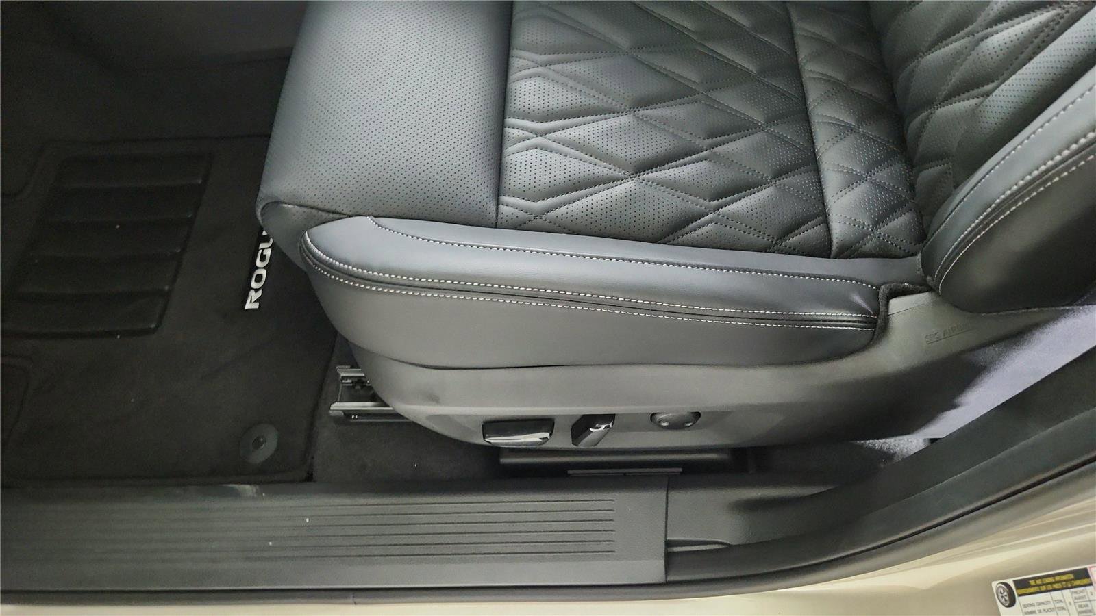 New 2026 Nissan Rogue Platinum w/ Platinum Premium Package image 17