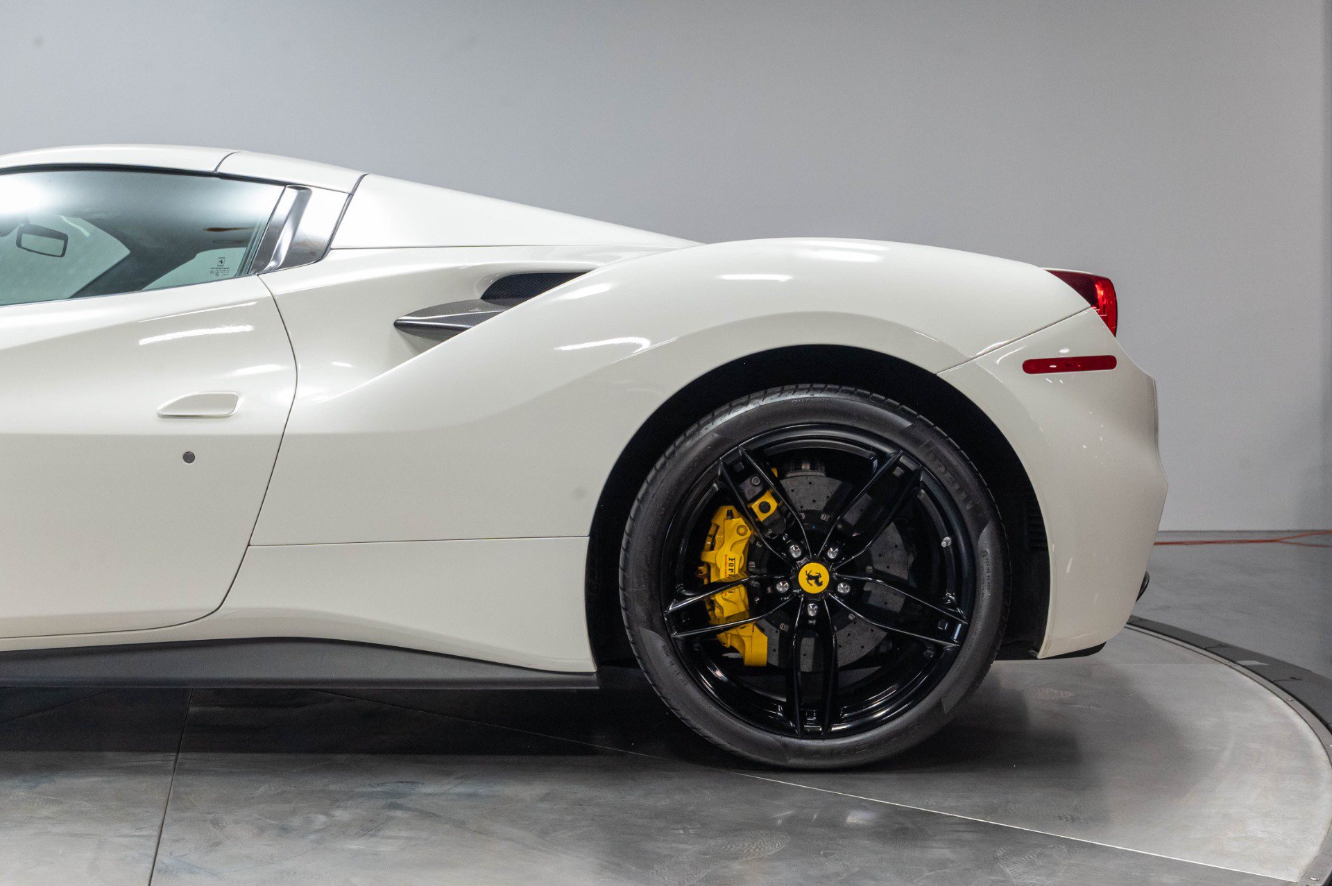 Used 2016 Ferrari 488 Spider RWD image 41