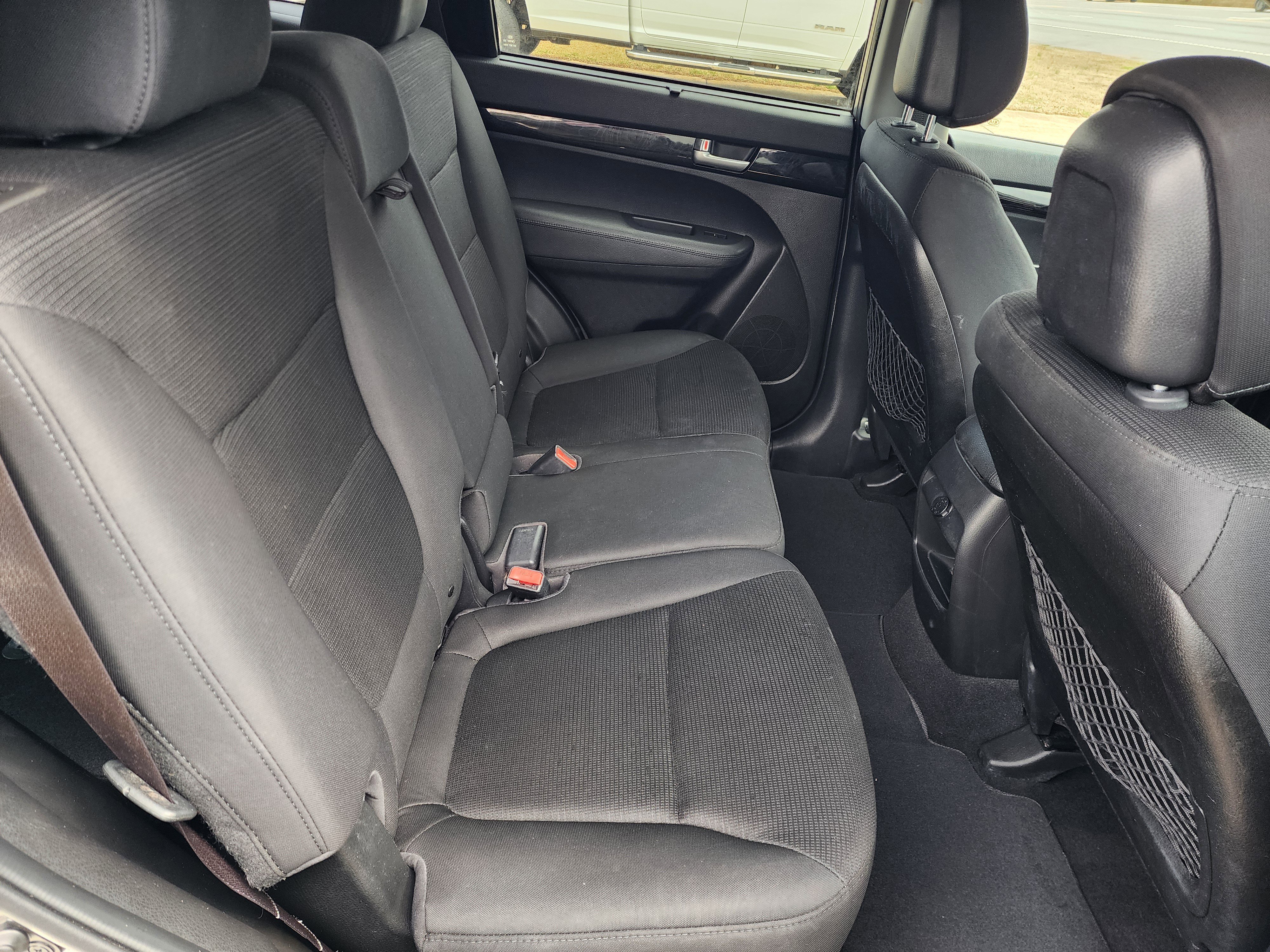 Used 2015 Kia Sorento LX image 13