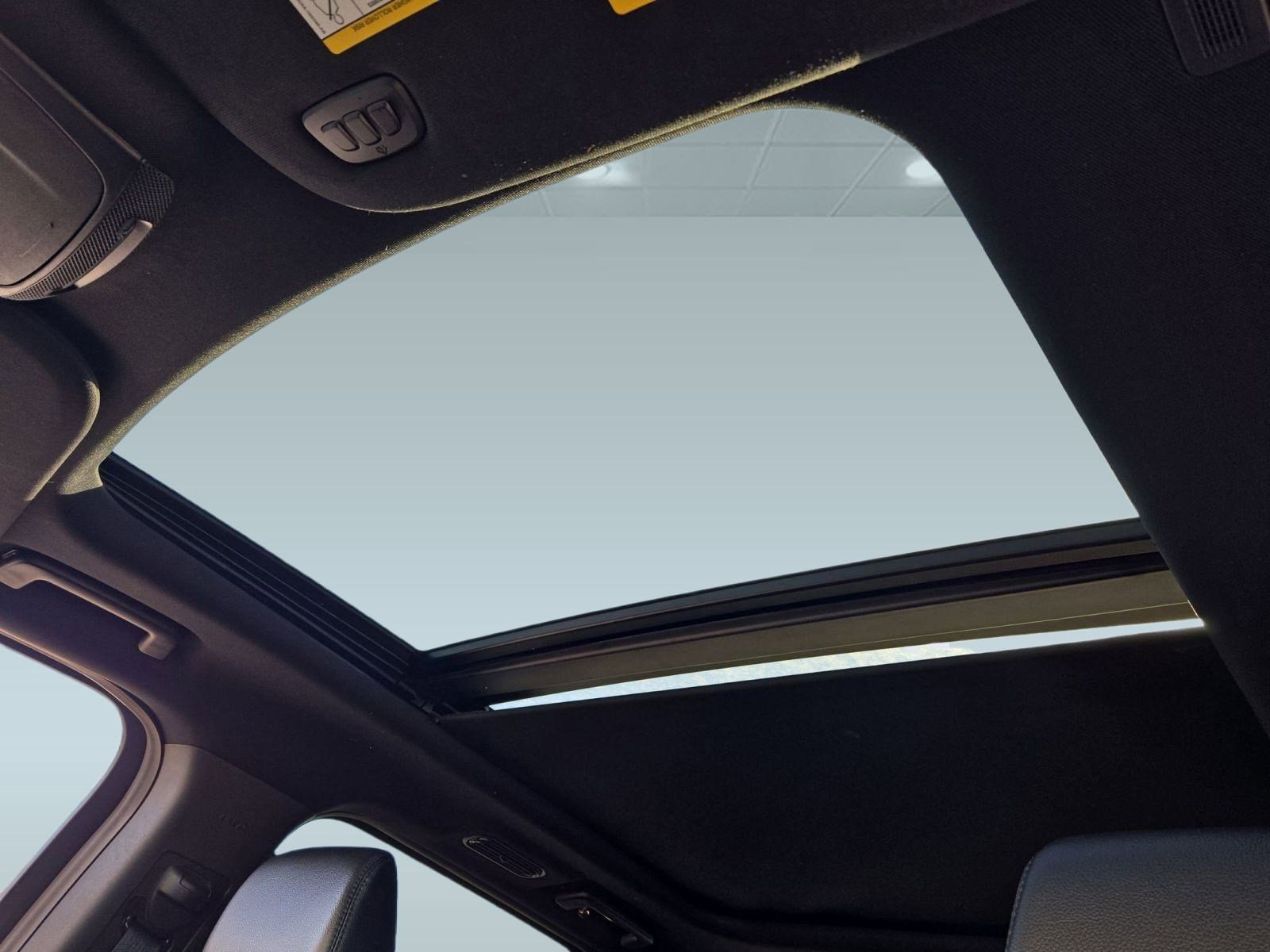 Used 2021 Ford Expedition XLT image 12