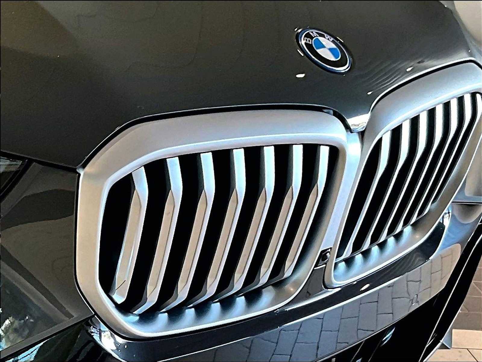 Used 2024 BMW X5 xDrive50e w/ M Sport Package image 32