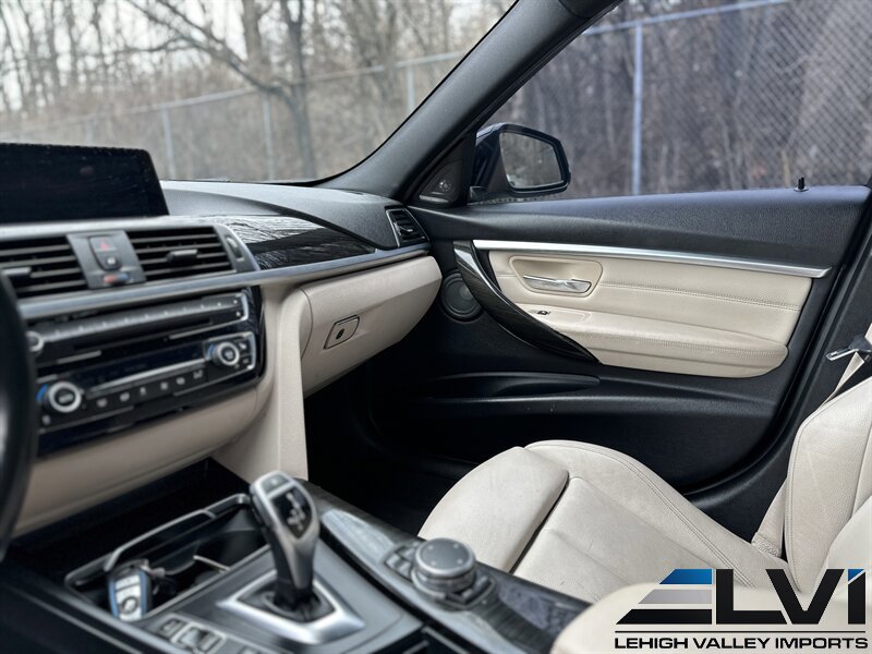 Used 2016 BMW 340i xDrive Sedan AWD/4WD image 17