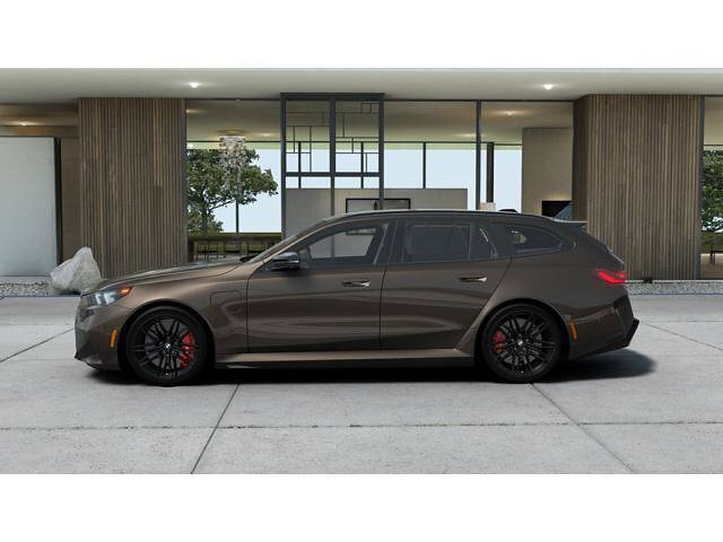 New 2026 BMW M5 Touring AWD/4WD image 18