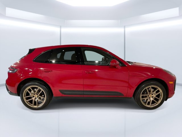 Certified 2022 Porsche Macan AWD/4WD image 8