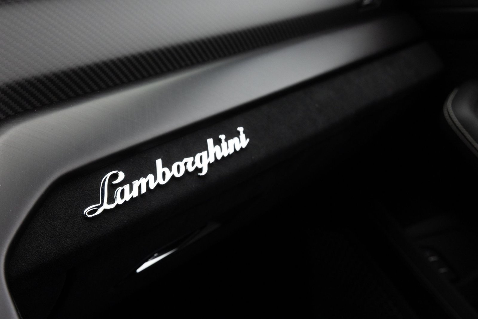 Used 2023 Lamborghini Urus Performante AWD/4WD image 20
