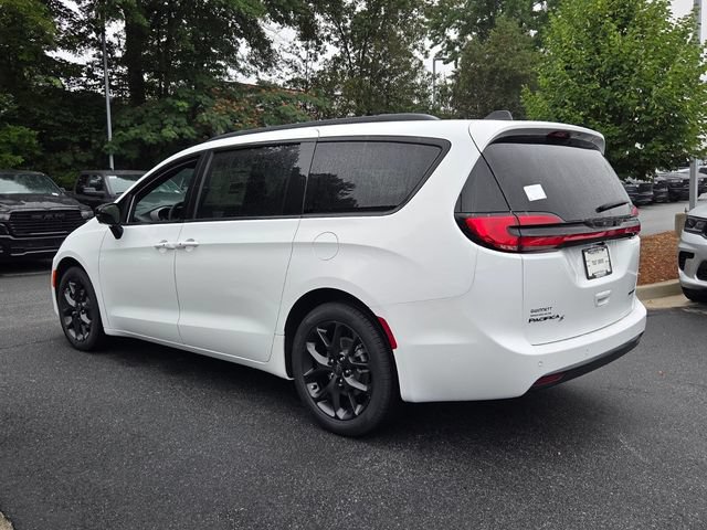 New 2027 Chrysler Pacifica Limited w/ S Appearance Package FWD image 6