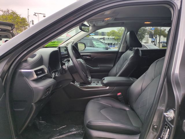 Used 2022 Toyota Highlander Platinum image 13