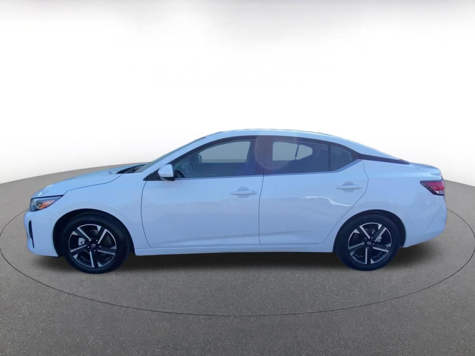Used 2024 Nissan Sentra SV FWD image 9
