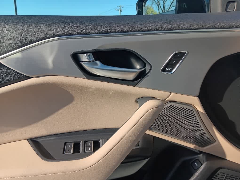 Used 2025 Acura TLX w/ Technology Package image 29