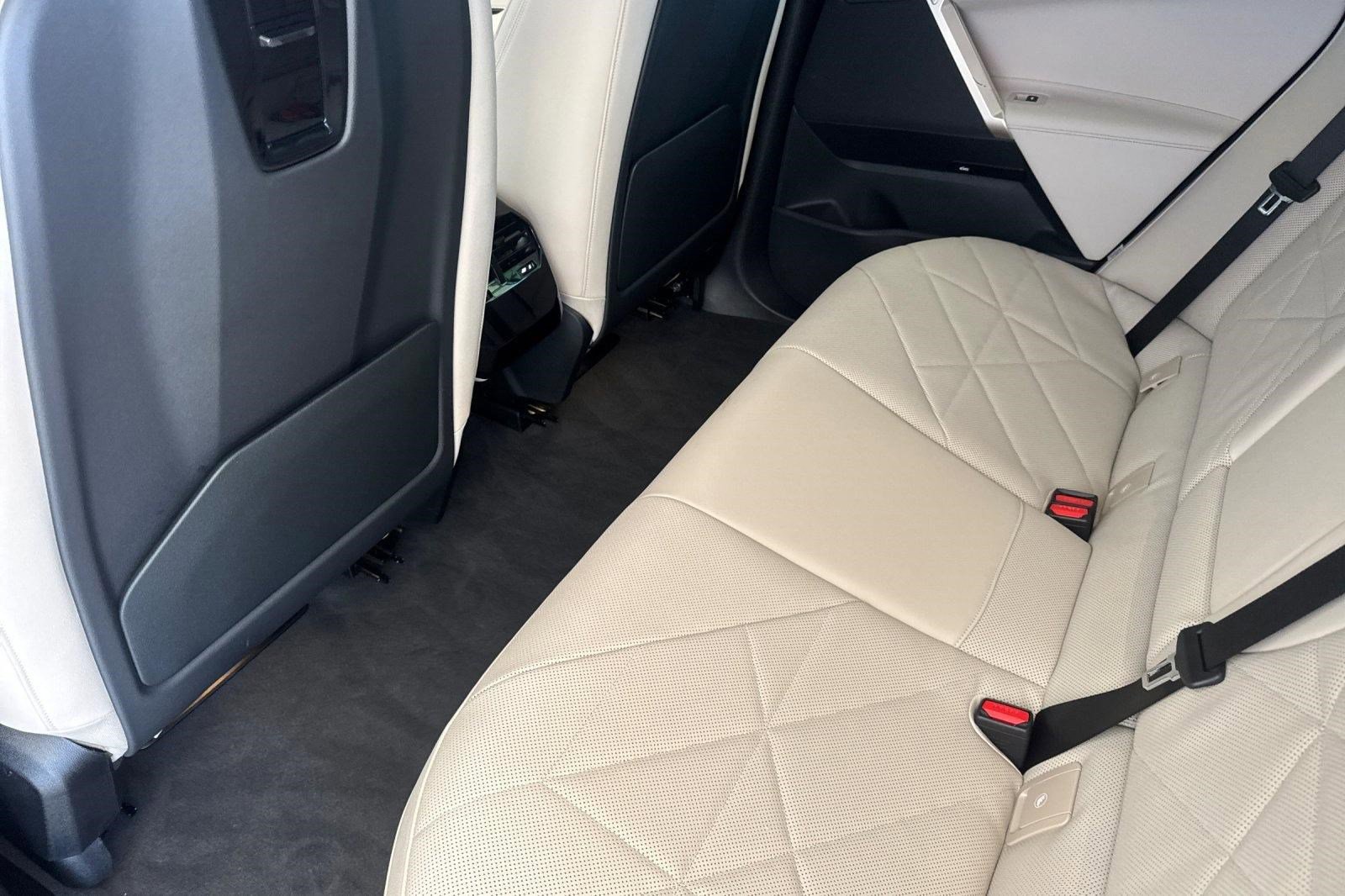 Used 2026 BMW iX xDrive45 image 26