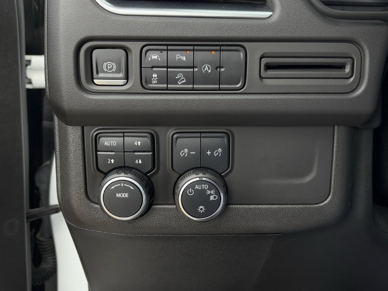 Used 2023 Chevrolet Suburban Z71 AWD/4WD image 24
