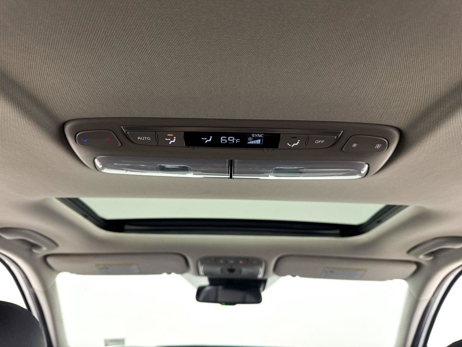 Used 2021 Kia Telluride EX w/ EX Premium Package AWD/4WD image 11