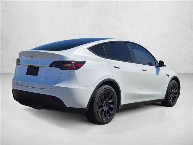 Used 2024 Tesla Model Y Long Range AWD/4WD image 4