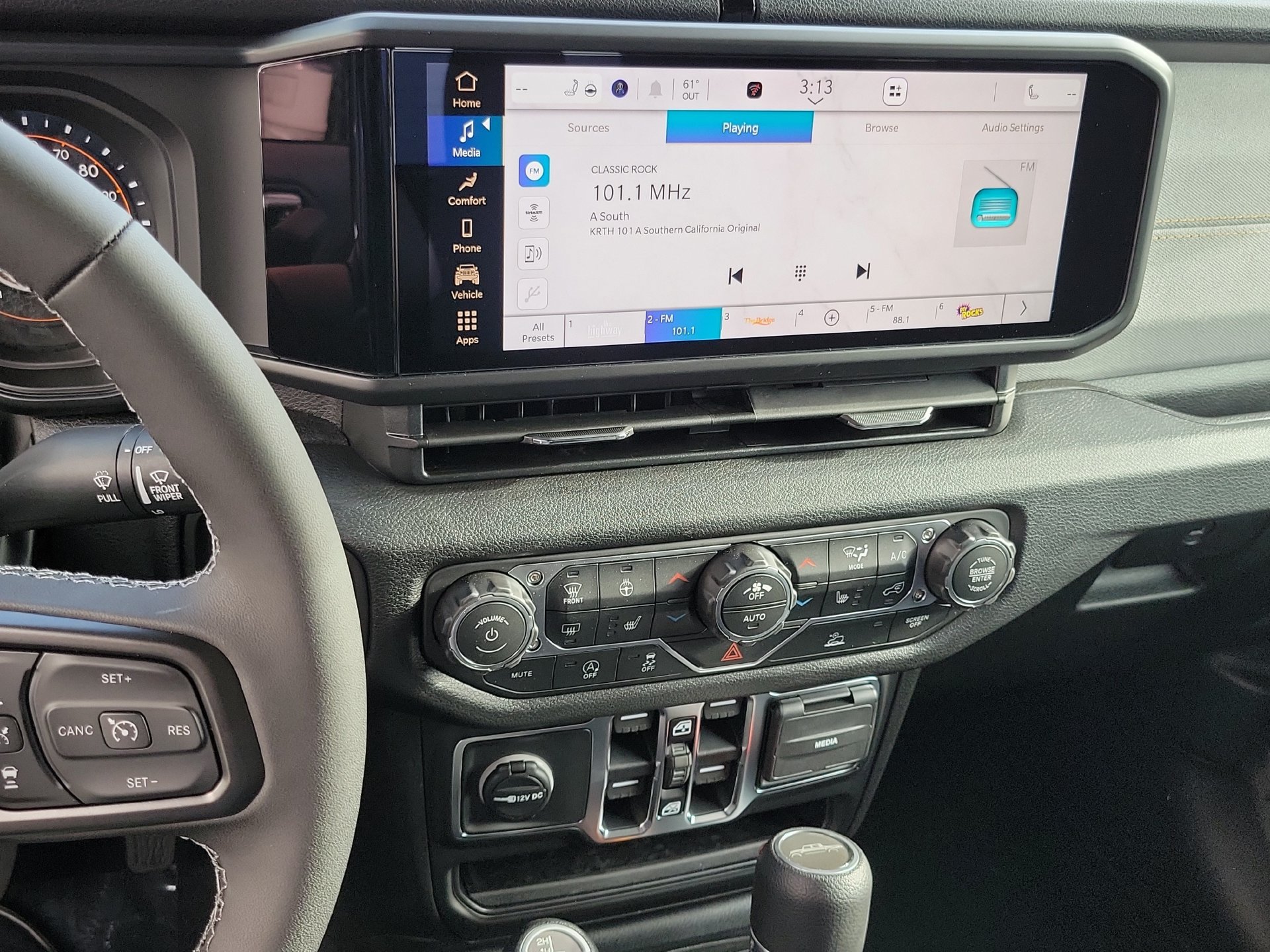New 2026 Jeep Gladiator Sport AWD/4WD image 10