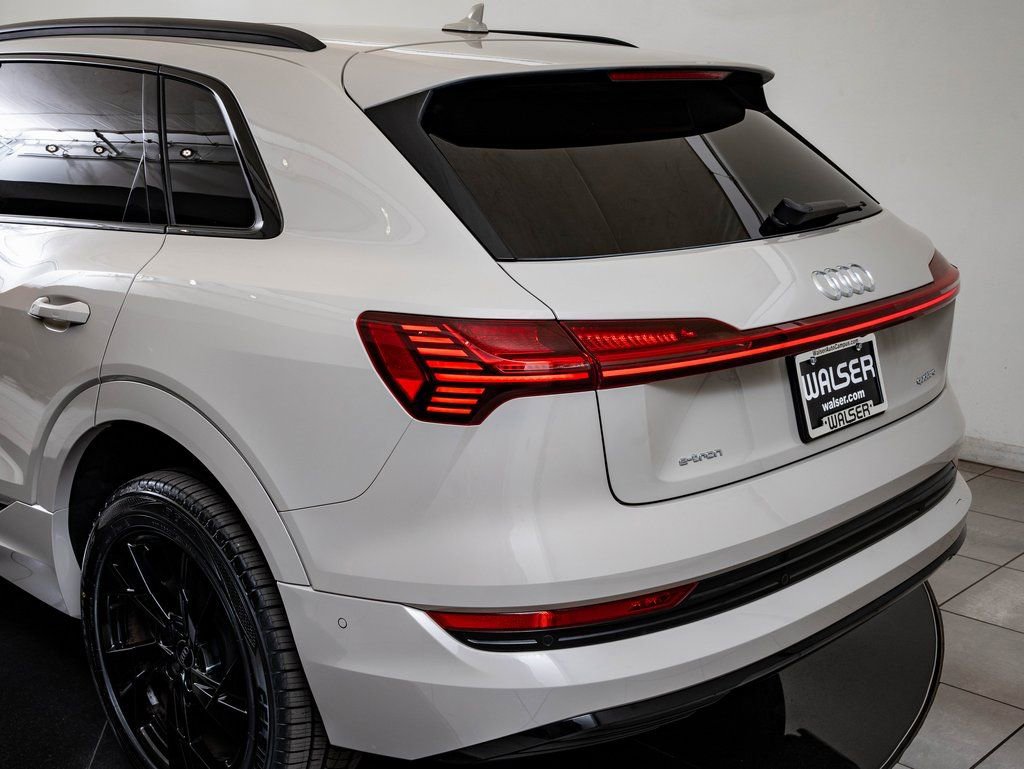 Used 2021 Audi e-tron Premium w/ Convenience Plus Package AWD/4WD image 19