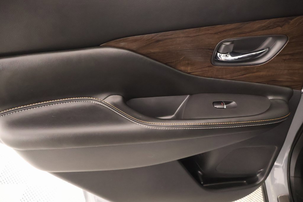 Used 2022 Nissan Murano Platinum w/ Cargo Package image 18