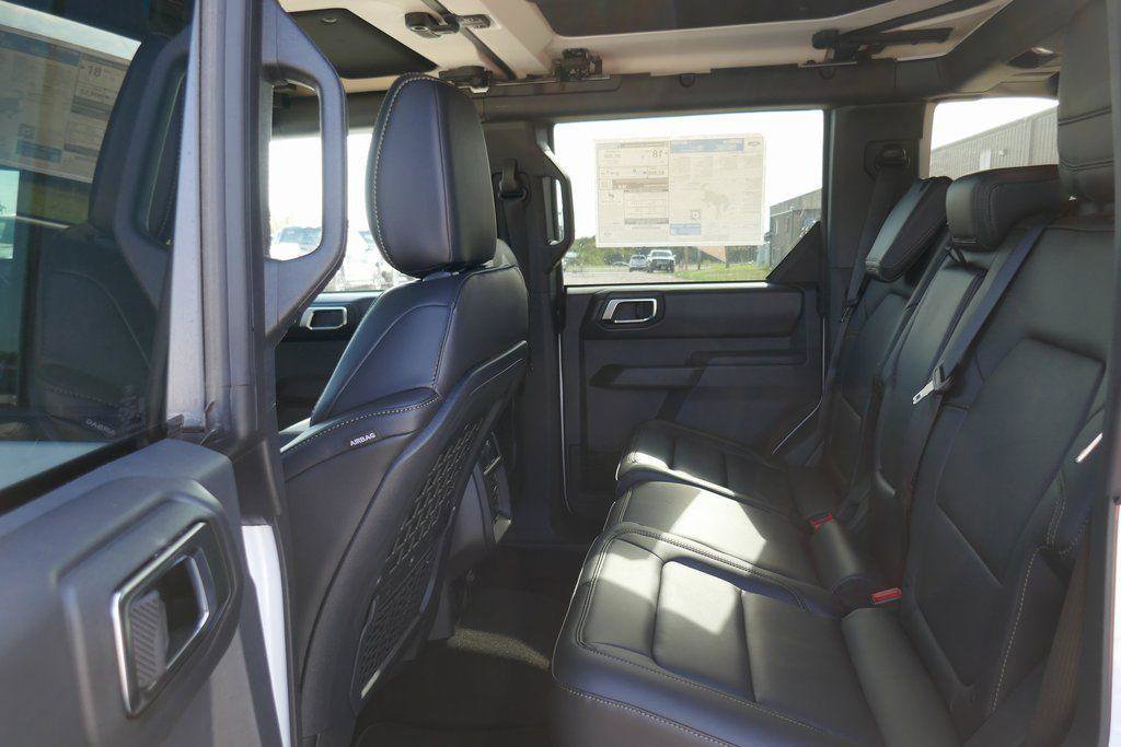 New 2025 Ford Bronco Badlands image 12