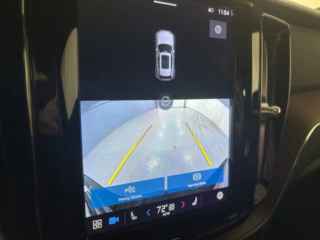 Used 2023 Volvo XC60 T8 Plus image 17