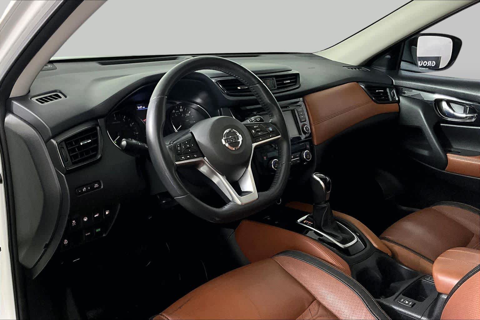 Used 2018 Nissan Rogue SL w/ Premium Package FWD image 16
