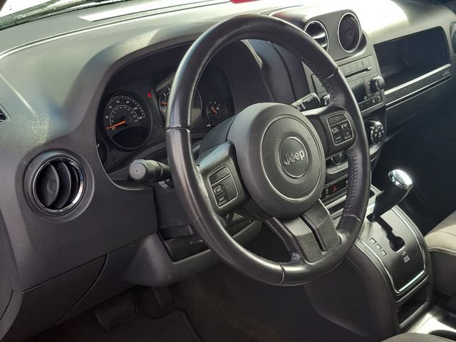 Used 2017 Jeep Patriot Latitude AWD/4WD image 15