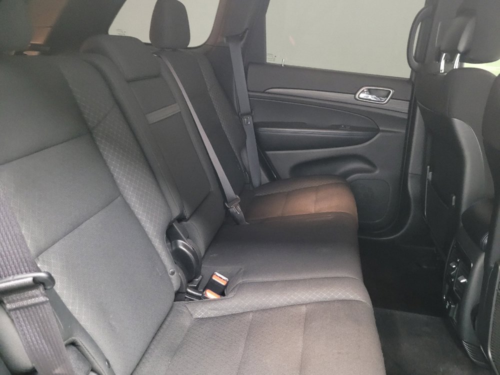 Used 2019 Jeep Grand Cherokee Laredo image 19