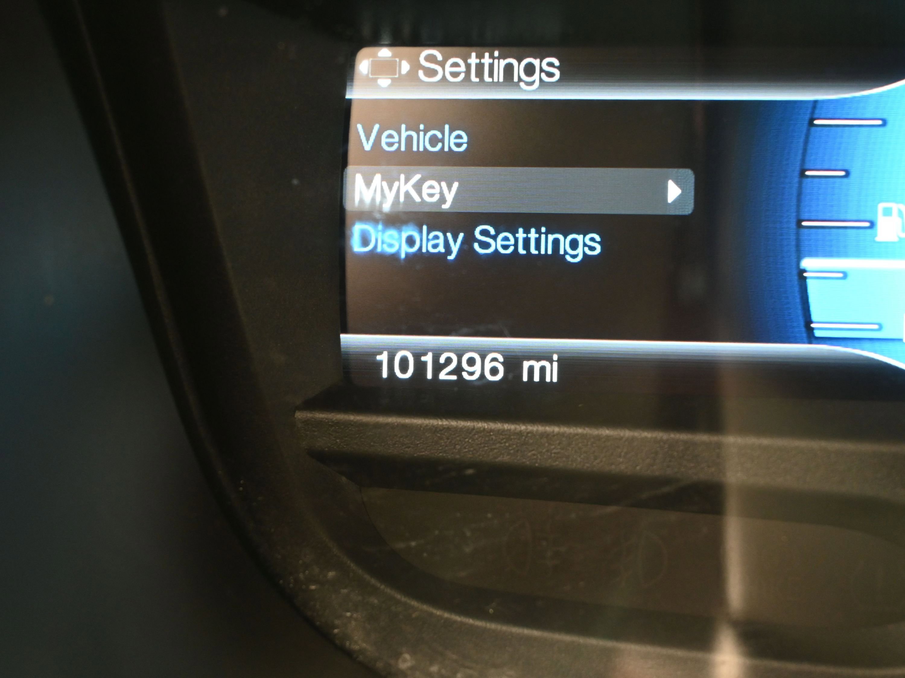 Used 2015 Ford Explorer XLT w/ Equipment Group 202A image 16