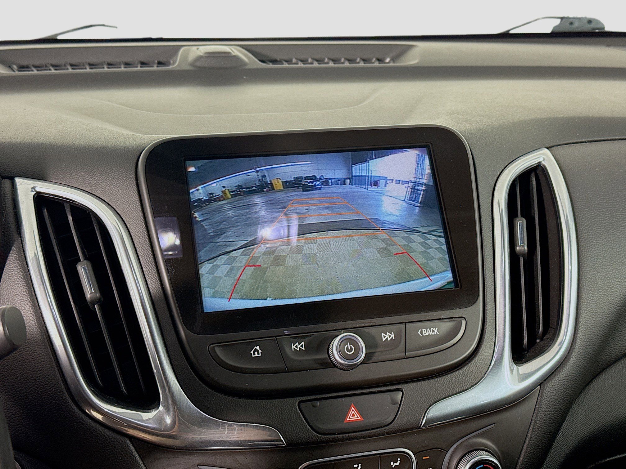 Used 2018 Chevrolet Equinox LT w/ Sun & Infotainment Package FWD image 19