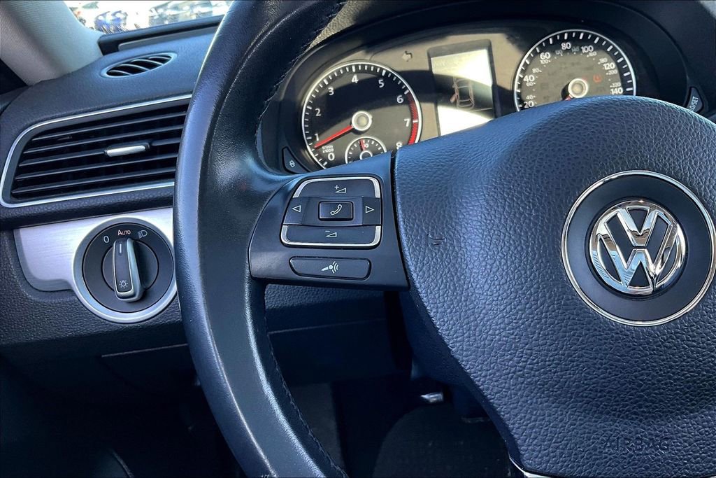 Used 2012 Volkswagen Passat 2.5 SE image 9