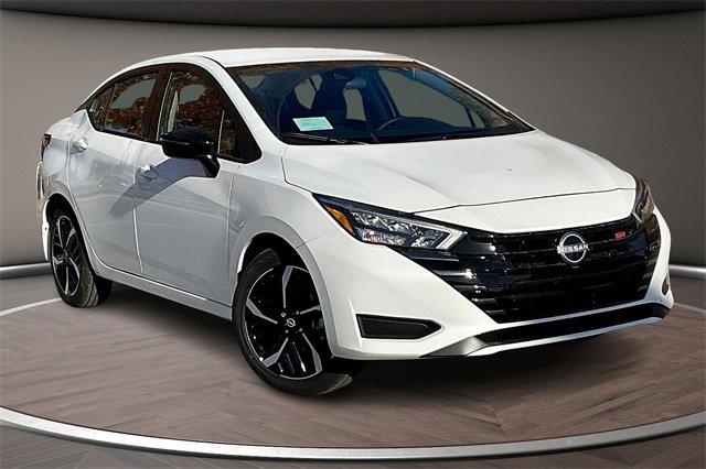 New 2025 Nissan Versa SR w/ Trunk Package image 2