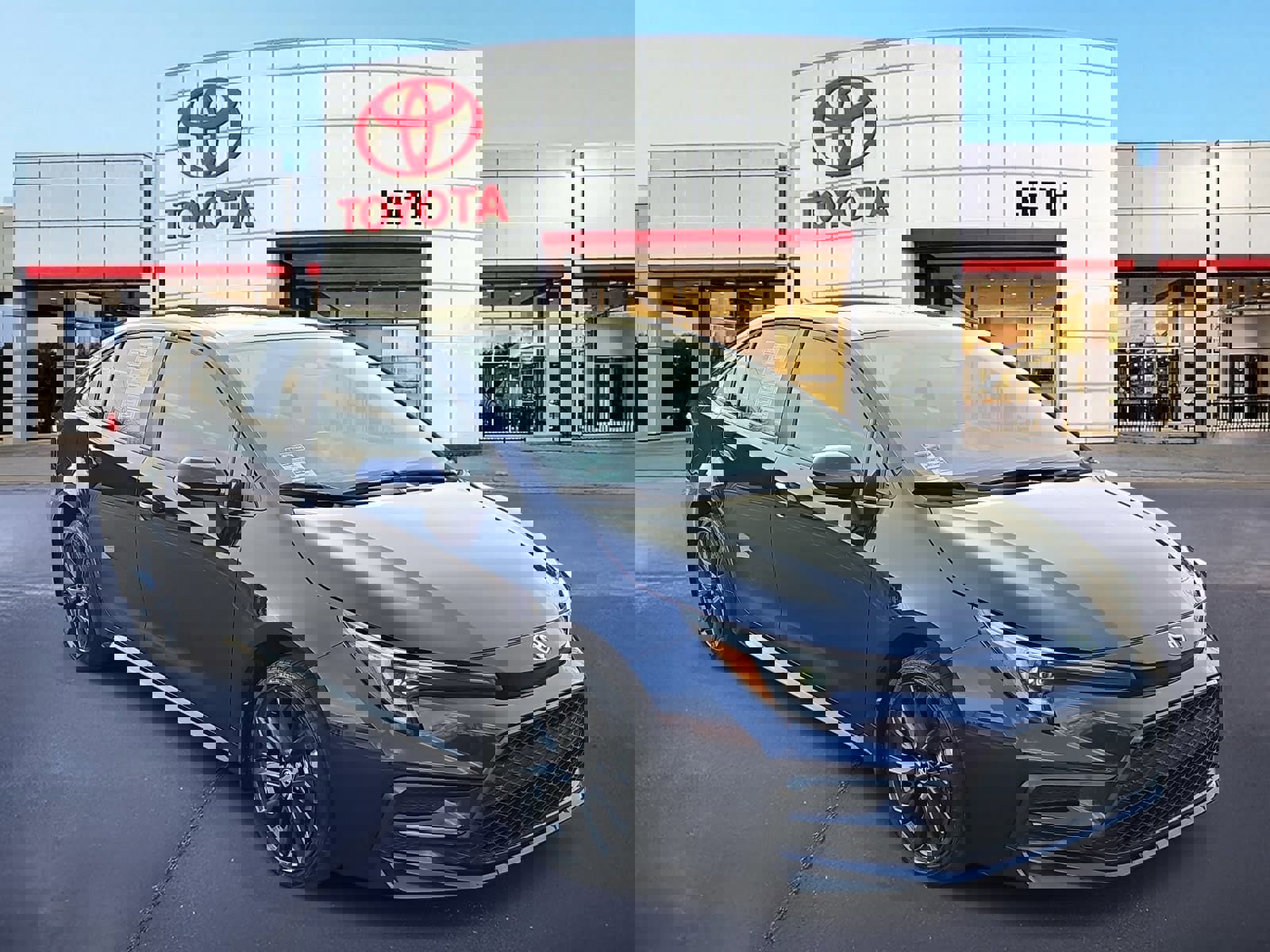 Used 2024 Toyota Corolla SE image 3