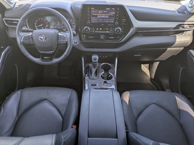 Used 2021 Toyota Highlander Limited image 16