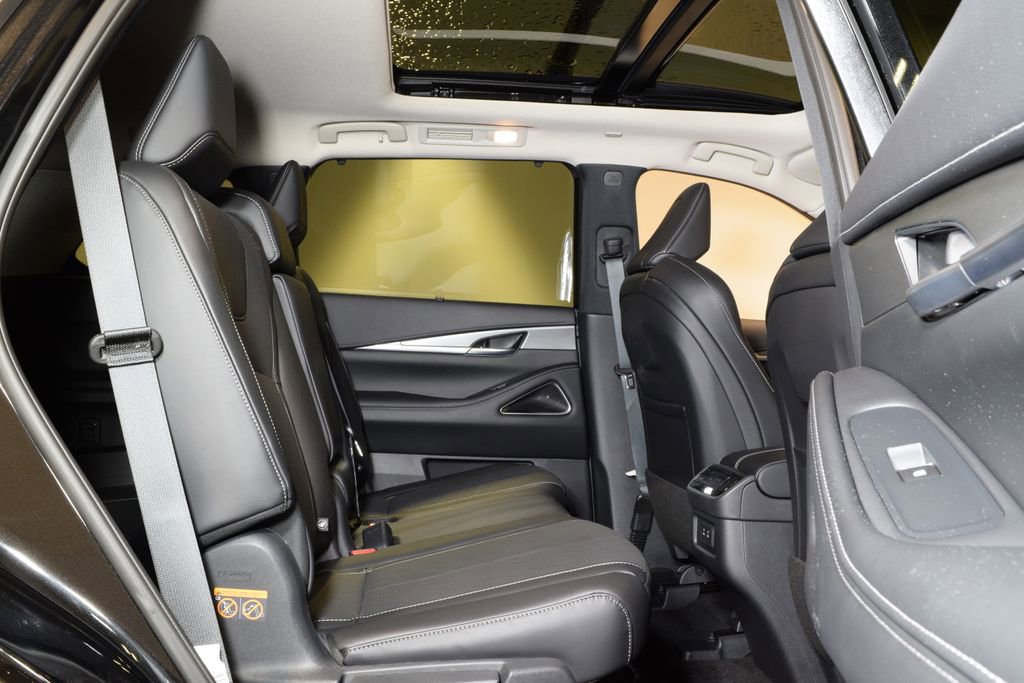 Certified 2026 INFINITI QX60 Luxe w/ Cargo Package AWD/4WD image 32