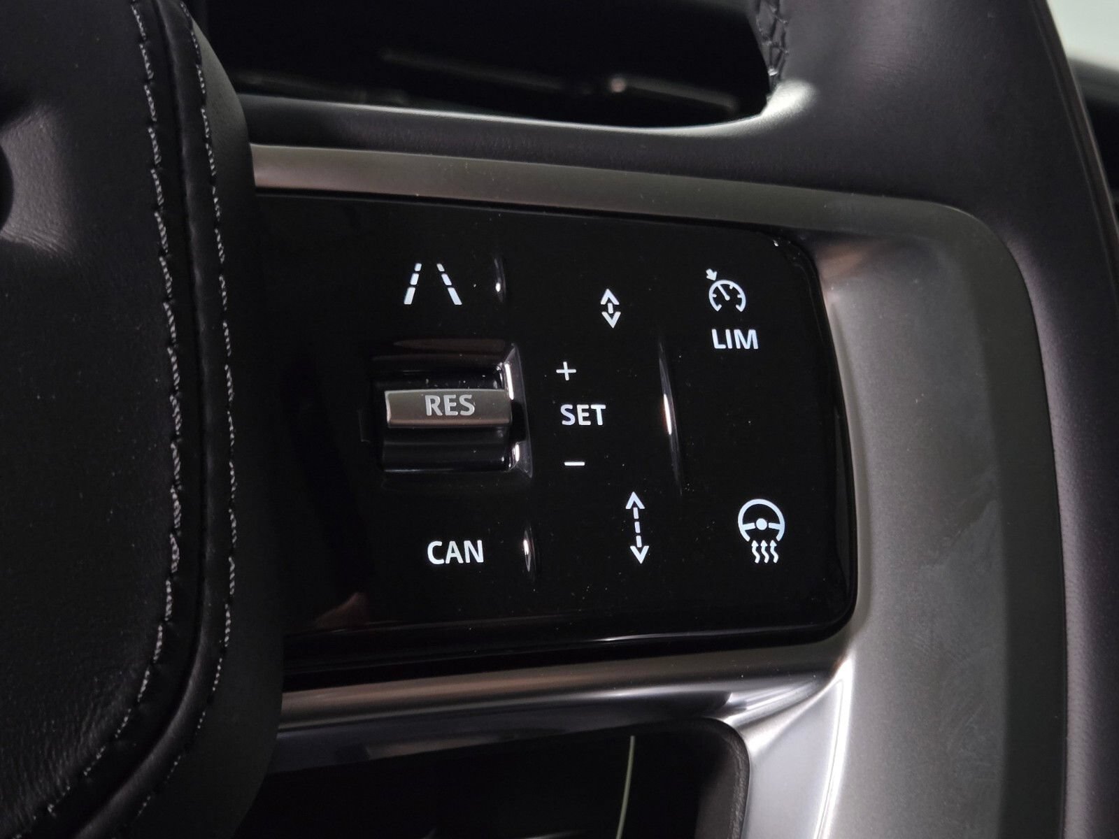 New 2026 Land Rover Range Rover Long Wheelbase Autobiography AWD/4WD image 25