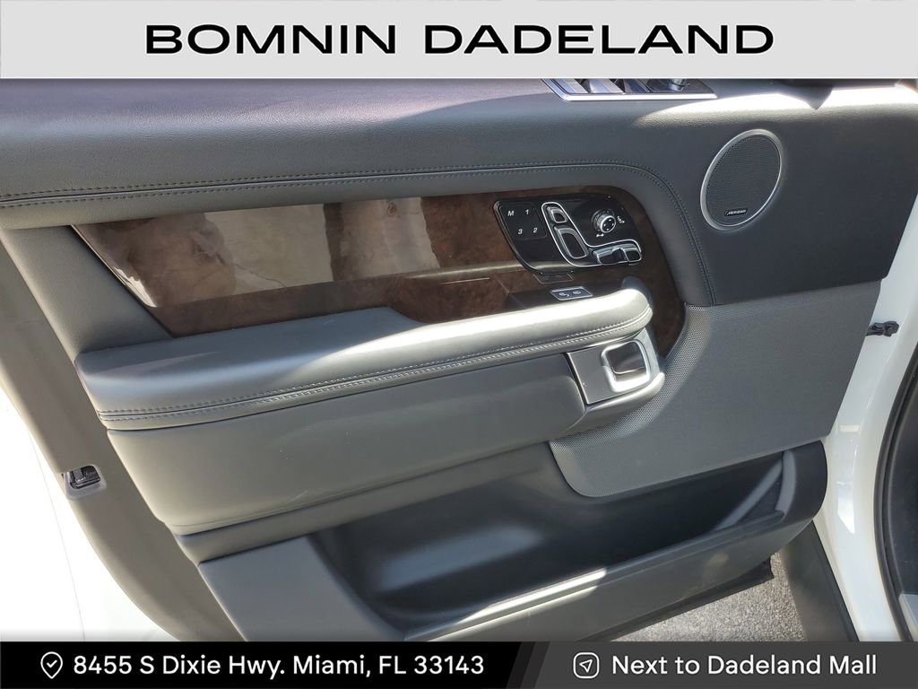 Used 2020 Land Rover Range Rover HSE image 14