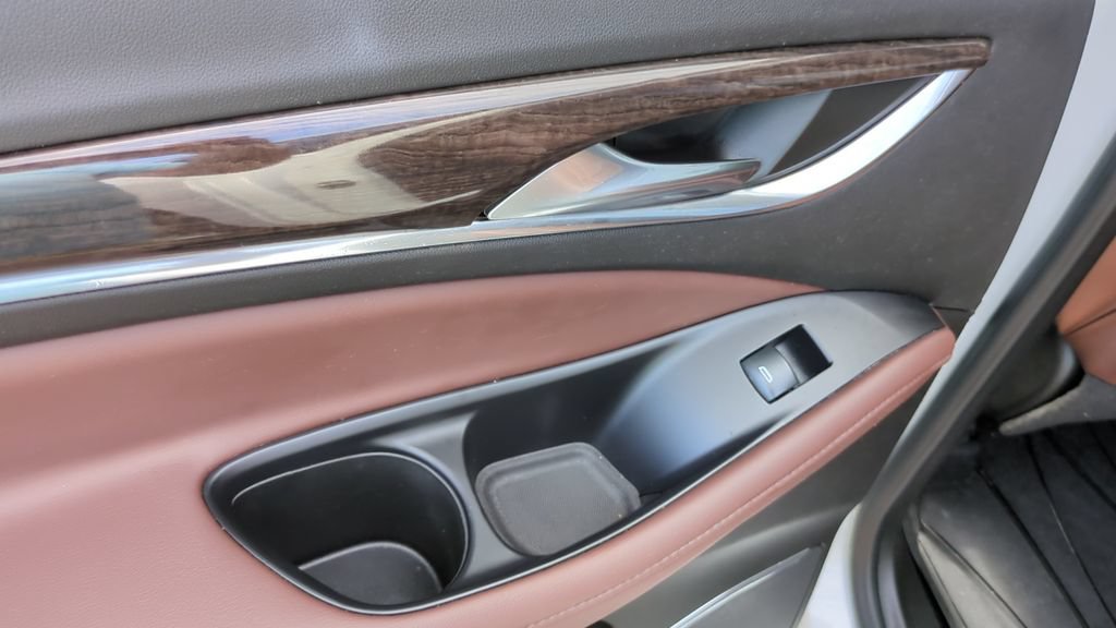 Used 2021 Buick Enclave Avenir w/ Avenir Technology Package FWD image 16