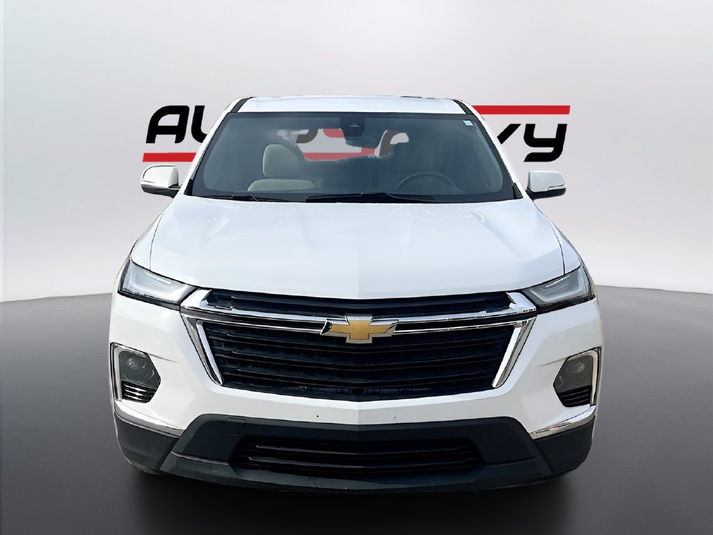 Used 2023 Chevrolet Traverse LS w/ Safety Package FWD image 2