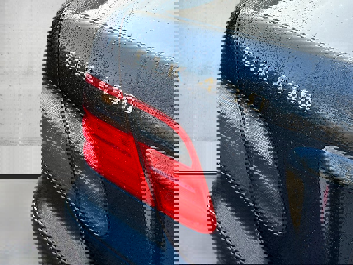 Used 2001 Mercedes-Benz CLK 430 Coupe image 33