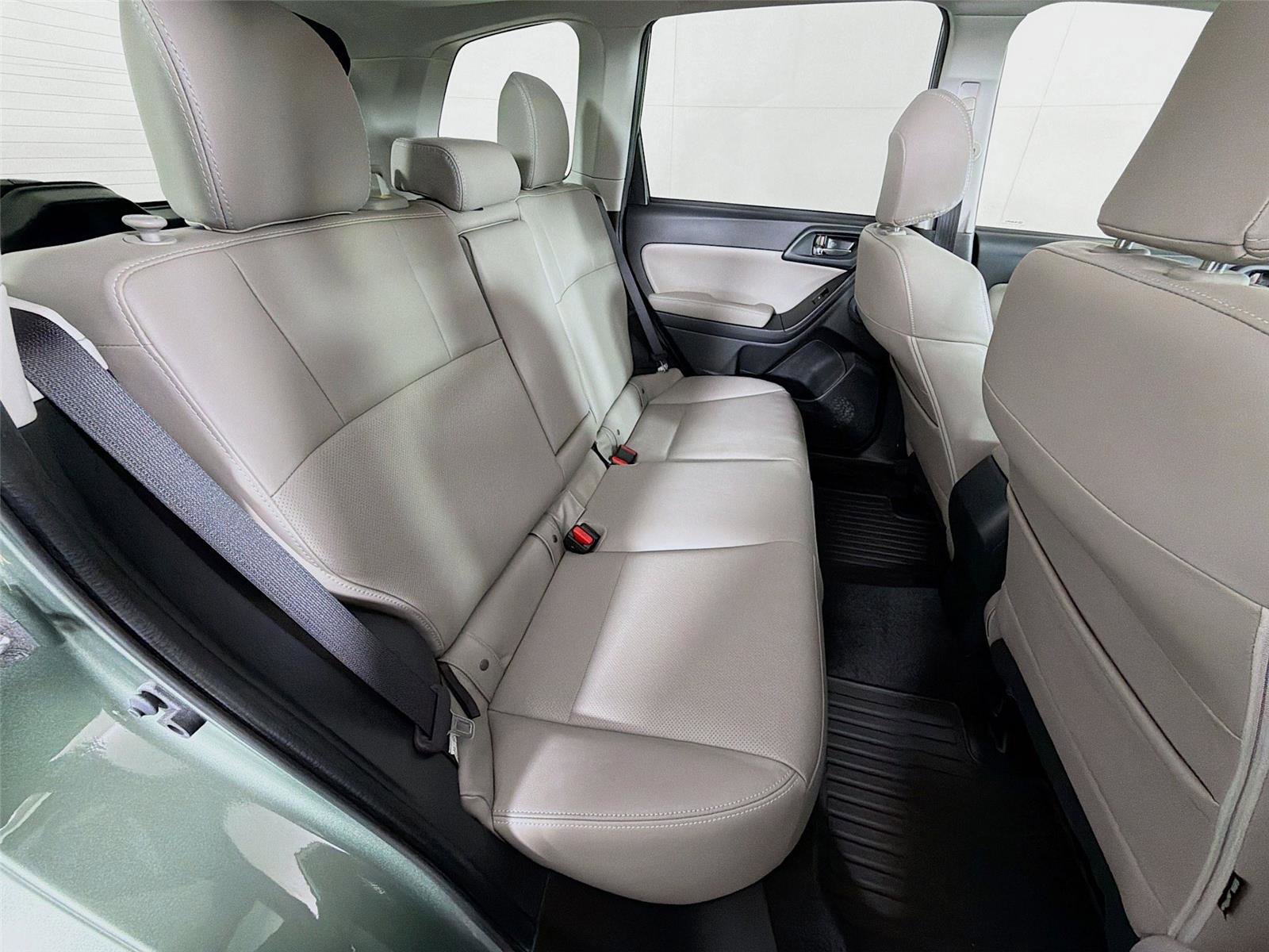 Used 2016 Subaru Forester 2.5i Touring w/ Eyesight & Navigation System image 28