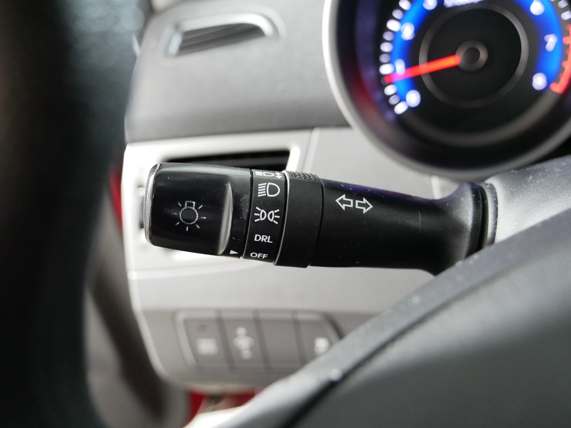 Used 2015 Hyundai Elantra SE FWD image 30