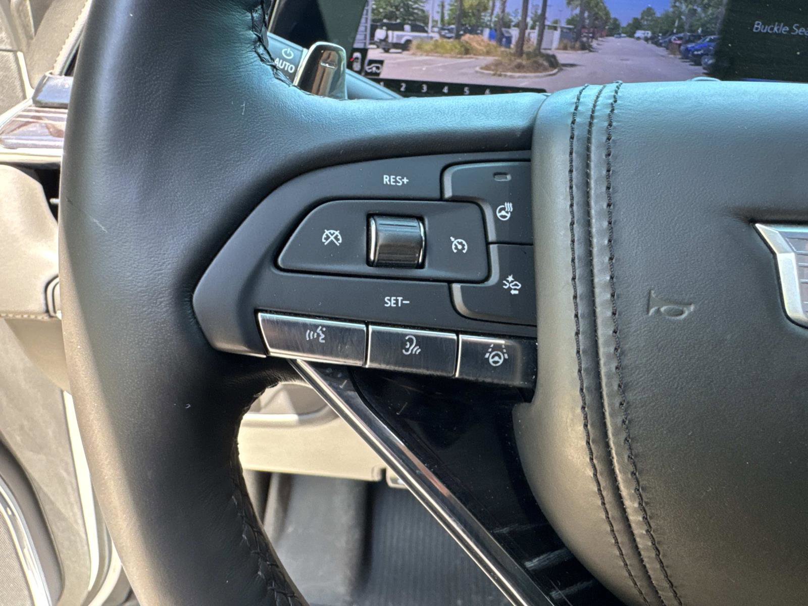 Used 2023 Cadillac Escalade ESV V AWD/4WD image 34