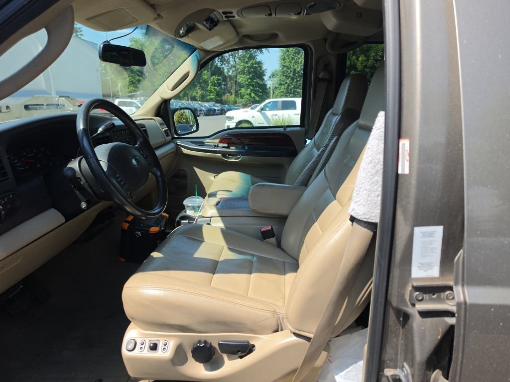 Used 2005 Ford Excursion Limited AWD/4WD image 6