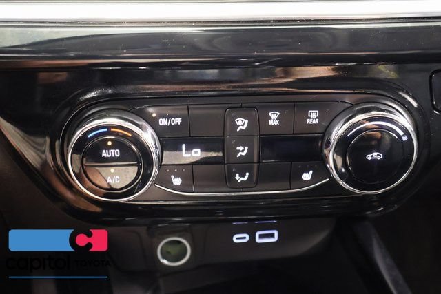 Used 2025 Chevrolet Trax ACTIV w/ Sunroof Package FWD image 25