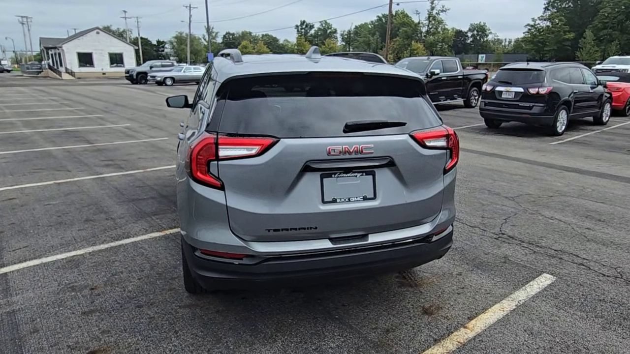 Certified 2024 GMC Terrain SLE w/ Driver Convenience Package FWD image 8