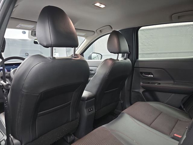 Used 2025 Nissan Kicks SR image 36