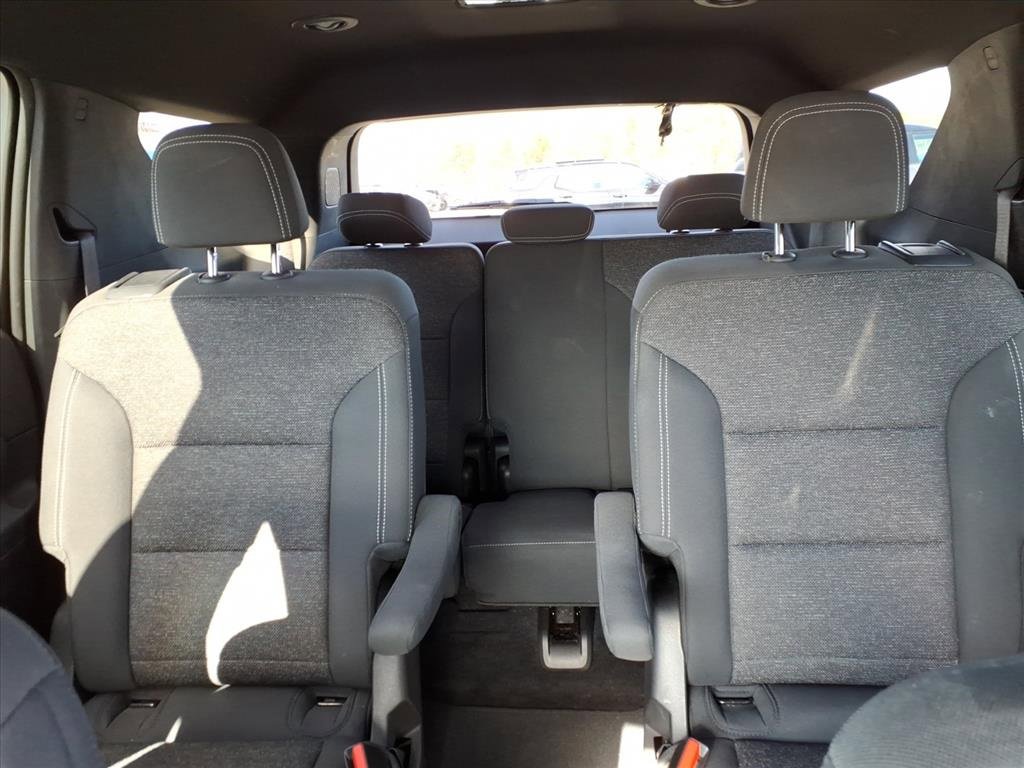 Used 2025 Chevrolet Traverse LT image 9
