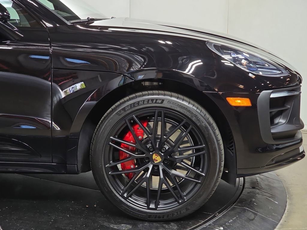Certified 2026 Porsche Macan GTS image 11