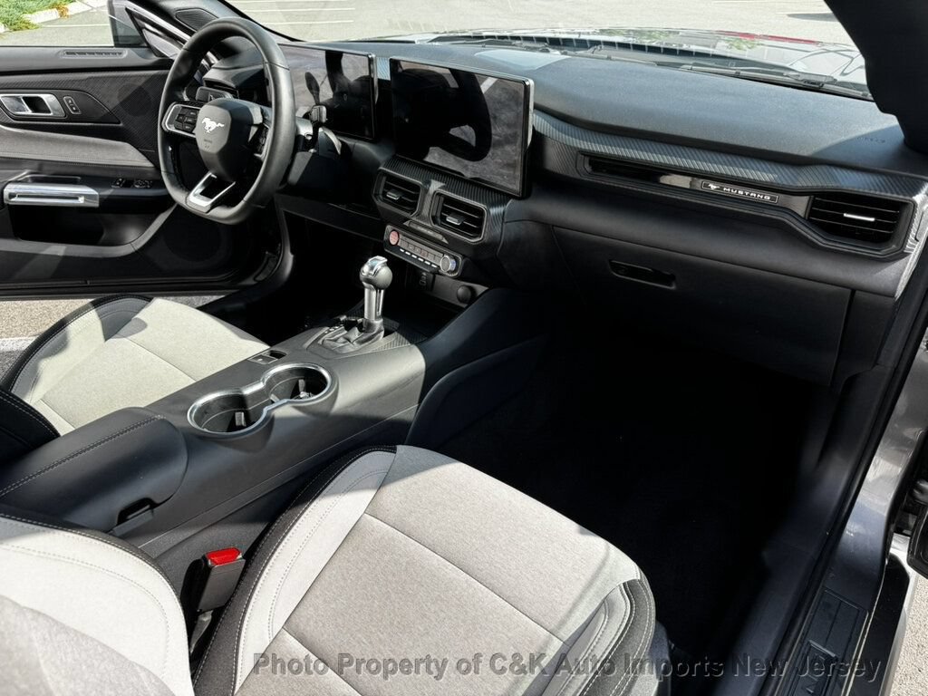 Used 2025 Ford Mustang Coupe RWD image 21