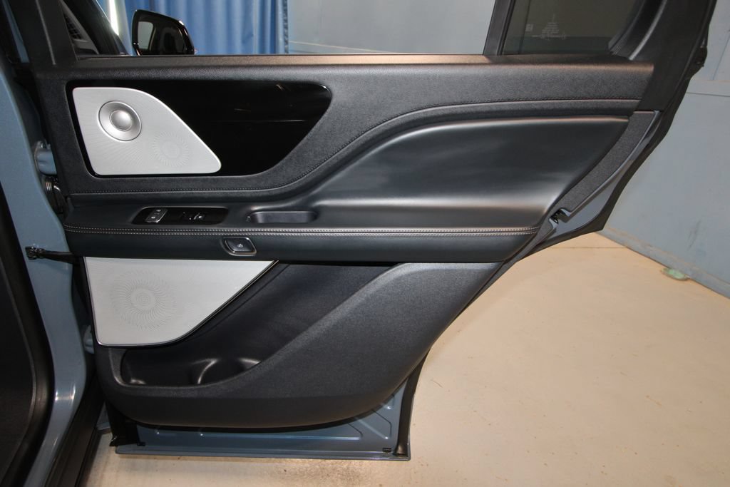 Used 2026 Lincoln Aviator Reserve AWD/4WD image 27