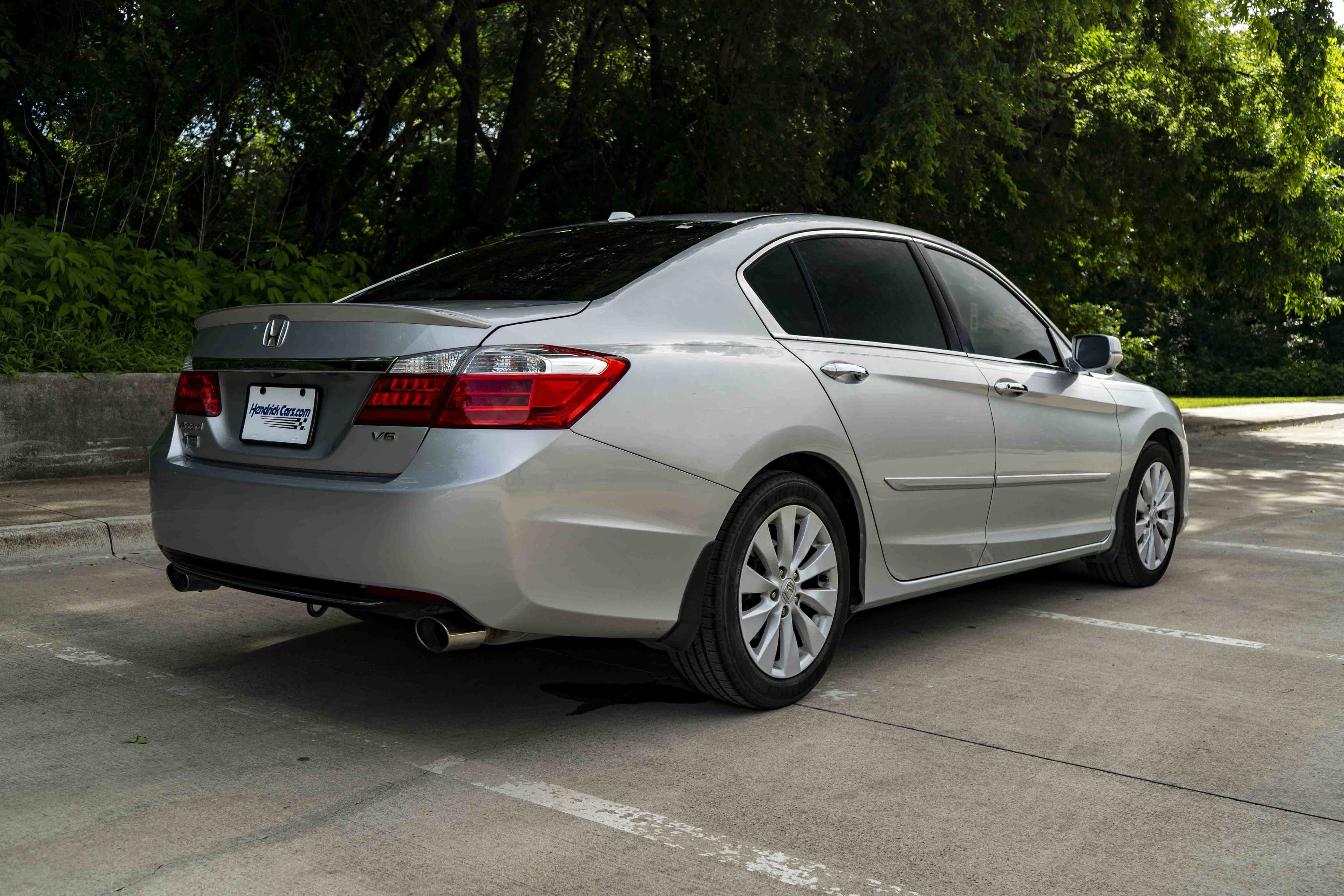 Used 2015 Honda Accord EX-L image 9
