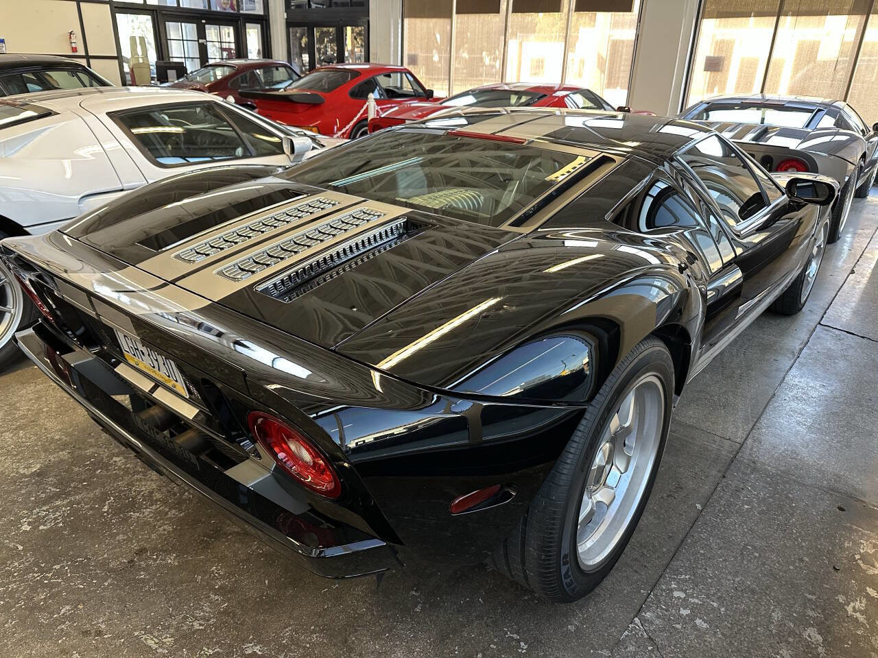 Used 2005 Ford GT RWD image 7
